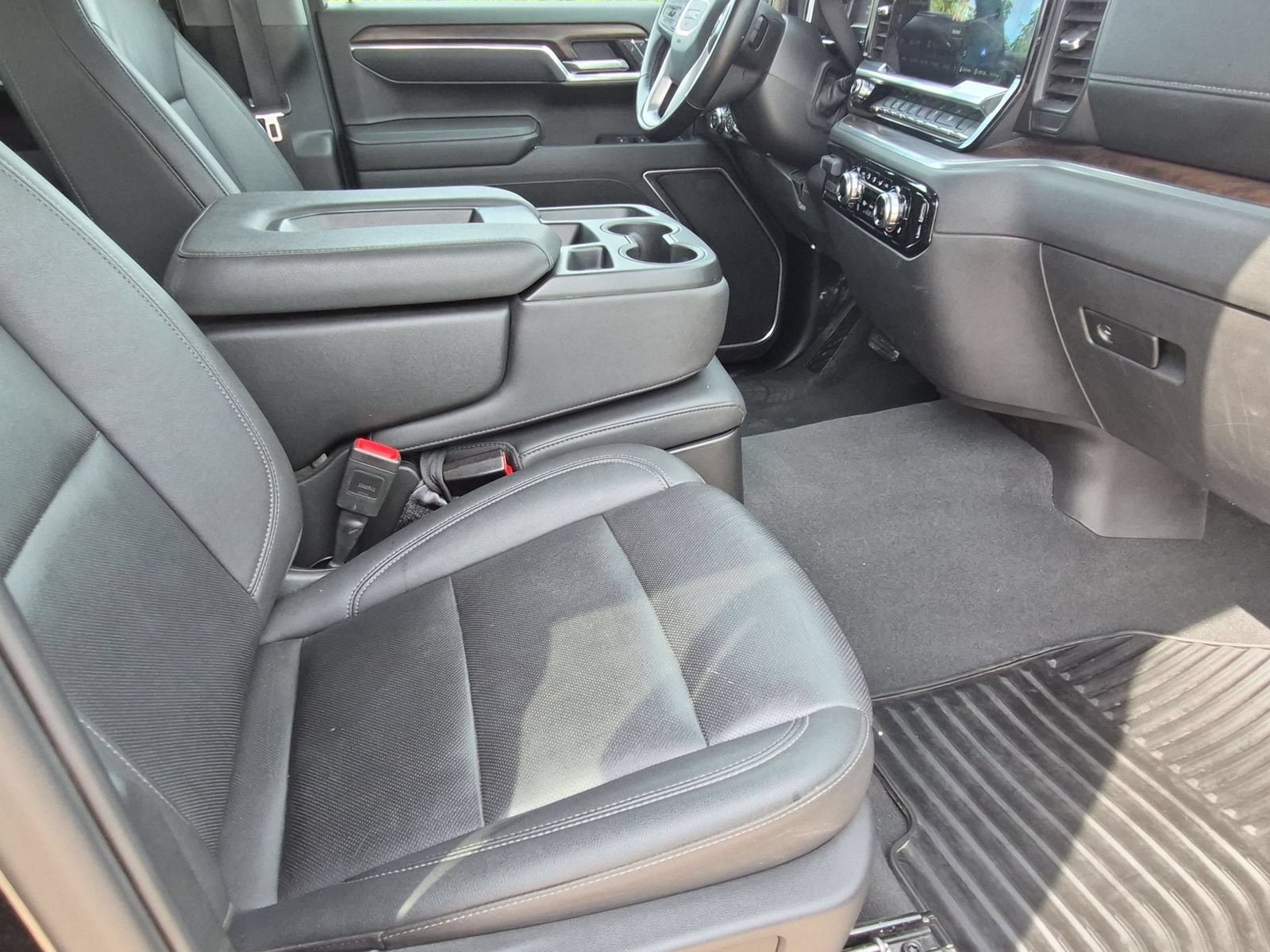 Used 2025 GMC Sierra 1500 SLT RWD image 30