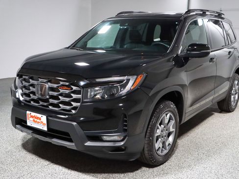 Used 2023 Honda Passport TrailSport image 32
