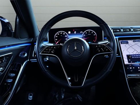 Used 2022 Mercedes-Benz S 500 4MATIC w/ AMG Line Package image 41