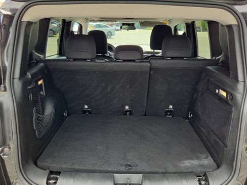 Used 2016 Jeep Renegade 75th Anniversary FWD image 15