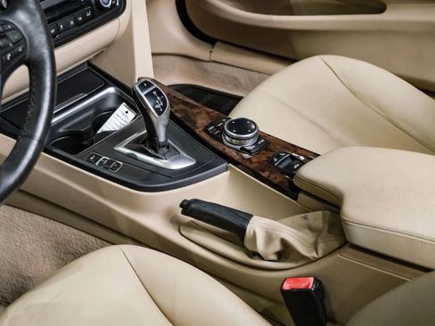 Used 2014 BMW 428i Convertible w/ Premium Package image 26