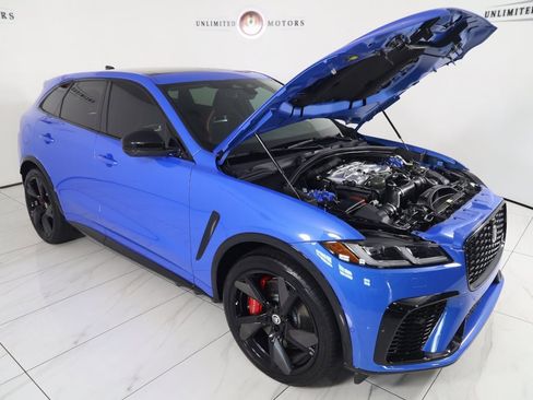 Used 2024 Jaguar F-PACE SVR image 33