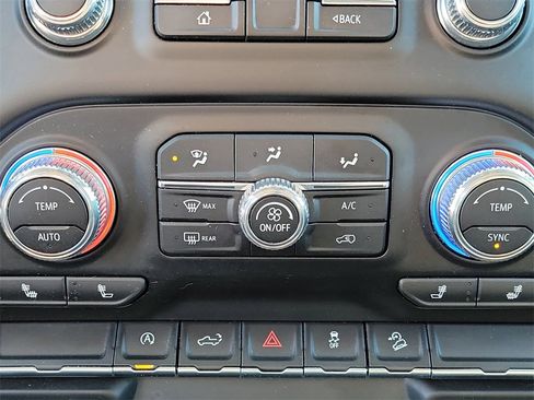 Used 2021 GMC Sierra 1500 SLE w/ X31 Off-Road Package image 30