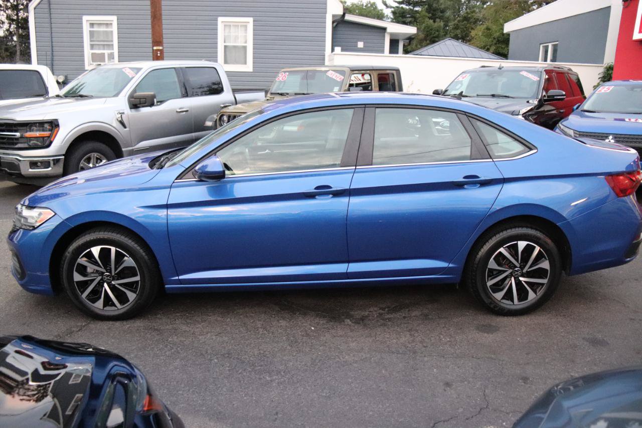 Used 2024 Volkswagen Jetta S FWD image 2