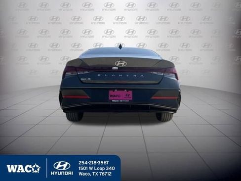 Used 2025 Hyundai Elantra SEL image 6