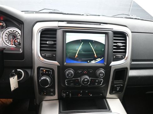 Used 2018 RAM 1500 SLT image 14