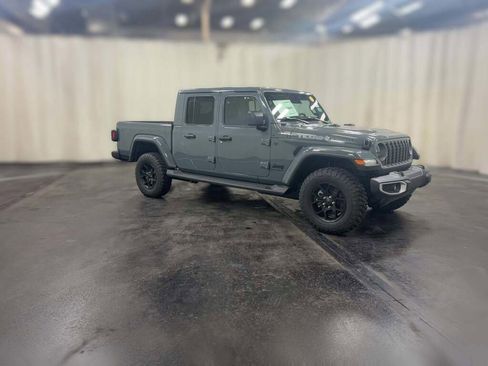 New 2026 Jeep Gladiator Sport image 16