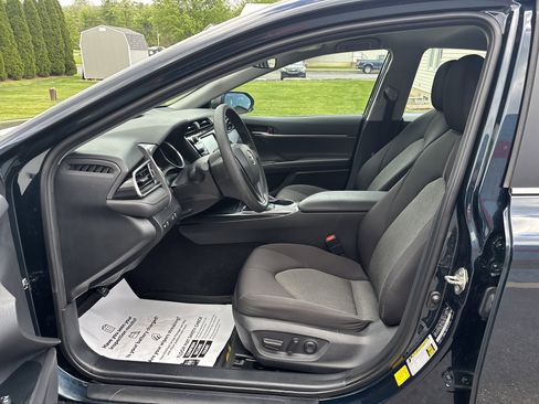 Used 2020 Toyota Camry LE FWD image 13