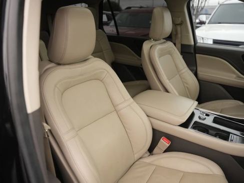 Used 2022 Lincoln Aviator Reserve w/ Elements Package Plus image 22