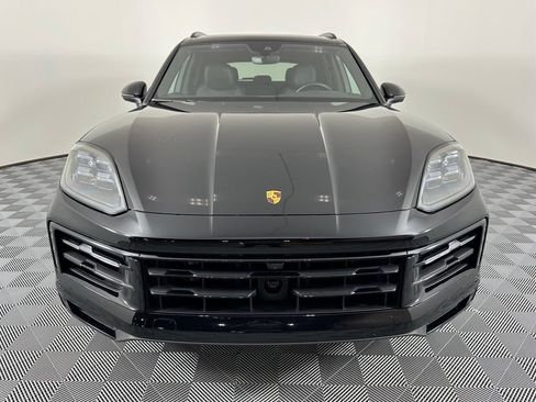 Certified 2024 Porsche Cayenne w/ Premium Package Plus (PFM) AWD/4WD image 8