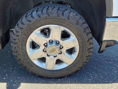 Used 2023 Chevrolet Silverado 2500 LTZ w/ LTZ Premium Package AWD/4WD image 7