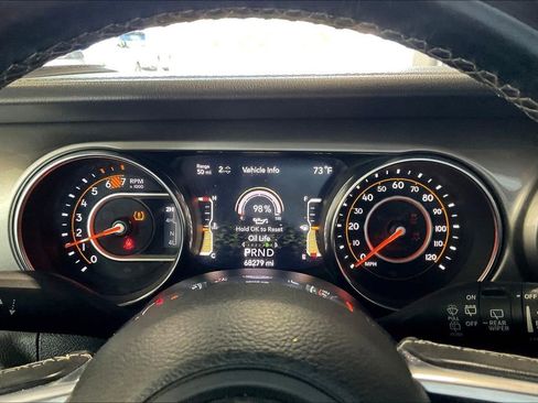 Used 2020 Jeep Wrangler Unlimited Sahara AWD/4WD image 7