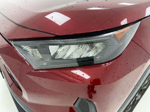 Used 2021 Toyota RAV4 LE FWD image 5