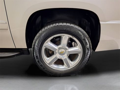 Used 2011 Chevrolet Suburban LTZ image 26