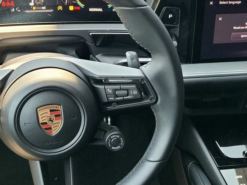 Certified 2026 Porsche Cayenne S AWD/4WD image 18