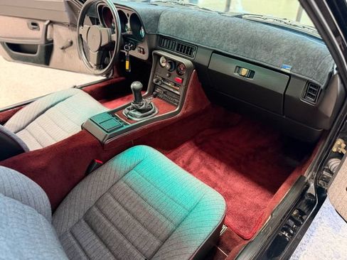 Used 1988 Porsche 924 S RWD image 21