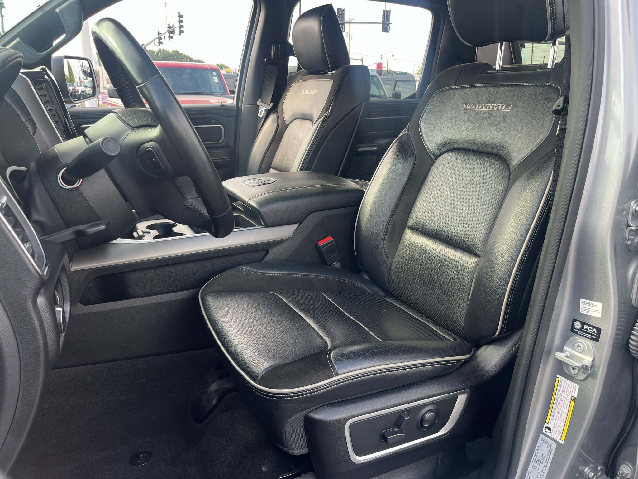 Used 2022 RAM 1500 Laramie w/ Sport Appearance Package AWD/4WD image 37