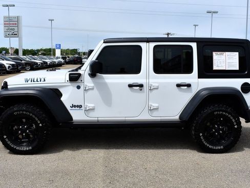 Used 2023 Jeep Wrangler Unlimited w/ Cold Weather Group AWD/4WD image 5