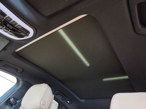 Certified 2022 Porsche Macan S w/ Premium Package Plus AWD/4WD image 10