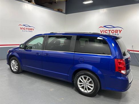 Used 2020 Dodge Grand Caravan SXT image 5