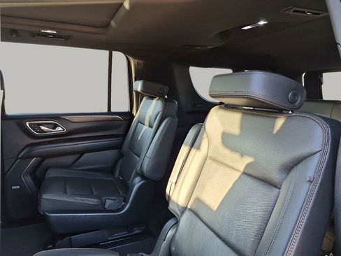 Used 2021 Chevrolet Suburban High Country image 19