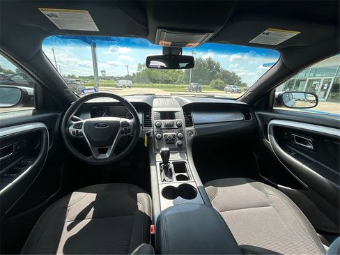 Used 2018 Ford Taurus SEL image 22