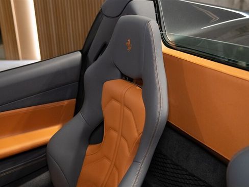 Used 2018 Ferrari 488 Spider RWD image 22
