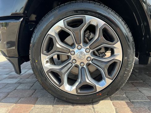 Used 2019 RAM 1500 Limited AWD/4WD image 11