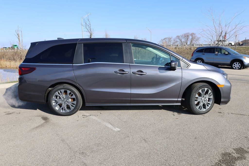 New 2027 Honda Odyssey Touring image 7