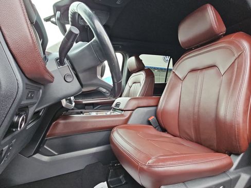 Used 2024 Ford Expedition Limited image 13