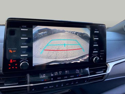 Used 2023 Toyota Sienna XLE Woodland Edition AWD/4WD image 27