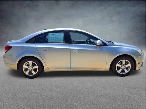Used 2014 Chevrolet Cruze LT FWD image 6