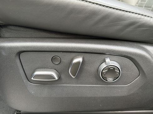 Used 2025 Cadillac Escalade V AWD/4WD image 18