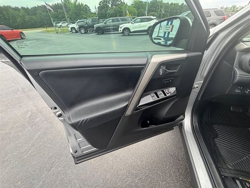Used 2016 Toyota RAV4 Limited FWD image 16