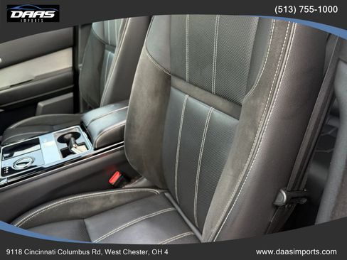 Used 2018 Land Rover Range Rover Velar R-Dynamic SE AWD/4WD image 12