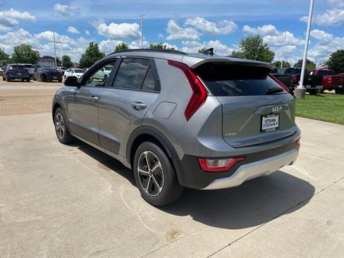 New 2026 Kia Niro EX FWD image 7