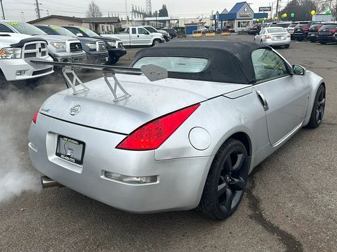 Used 2007 Nissan 350Z Grand Touring RWD image 4