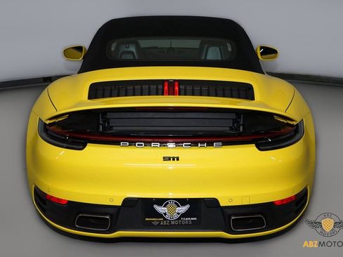 Used 2021 Porsche 911 Carrera image 8