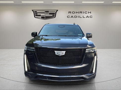 Used 2021 Cadillac Escalade Sport w/ LPO, ONYX Package AWD/4WD image 2