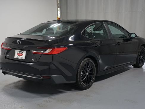 Used 2025 Toyota Camry SE FWD image 8