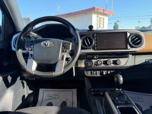 Used 2019 Toyota Tacoma SR5 image 18