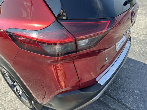 Used 2022 Nissan Rogue SL w/ SL Premium Package image 29