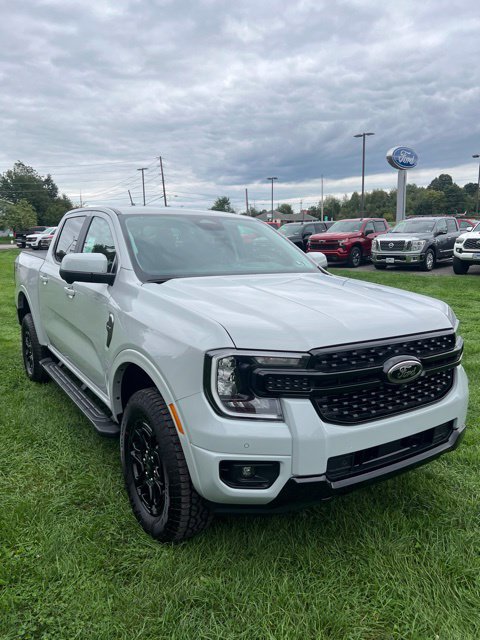 New 2026 Ford Ranger Lariat w/ Black Appearance Package AWD/4WD image 3