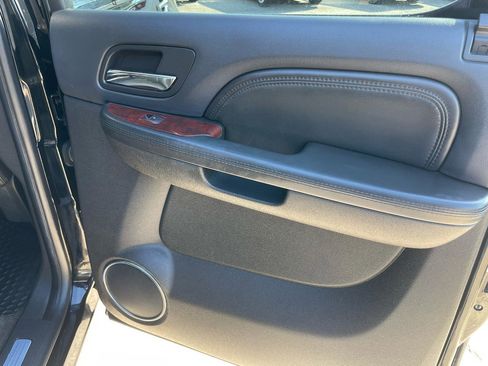 Used 2009 Cadillac Escalade EXT AWD/4WD image 40