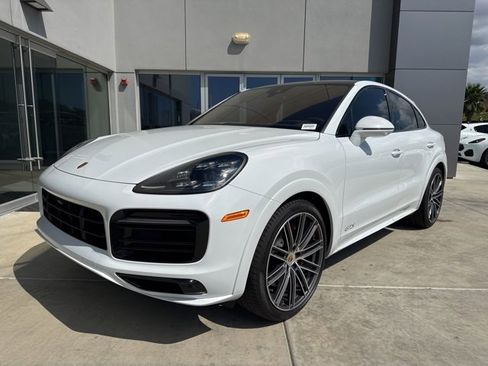 Used 2023 Porsche Cayenne GTS image 3