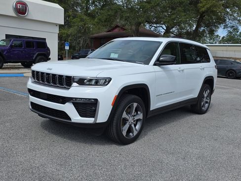 New 2026 Jeep Grand Cherokee L Limited w/ Luxury Tech Group II RWD image 9