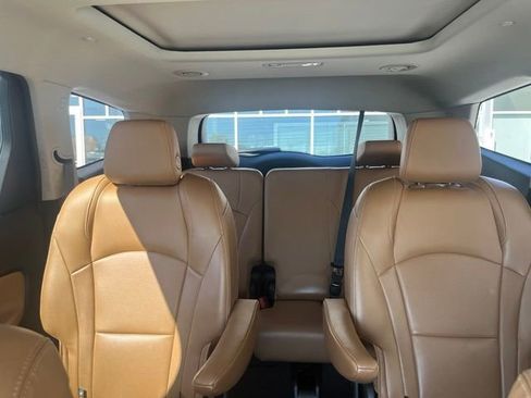 Used 2018 Buick Enclave Essence AWD/4WD image 21
