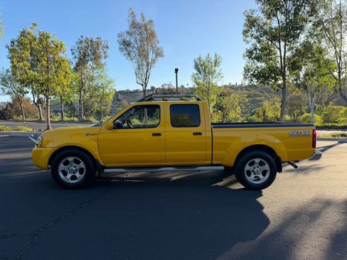 Used 2003 Nissan Frontier S/C AWD/4WD image 2