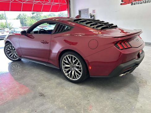 Used 2025 Ford Mustang GT Premium RWD image 6