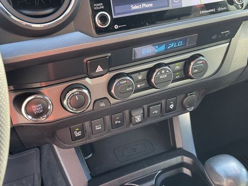 Certified 2021 Toyota Tacoma TRD Off-Road w/ Technology Package AWD/4WD image 23